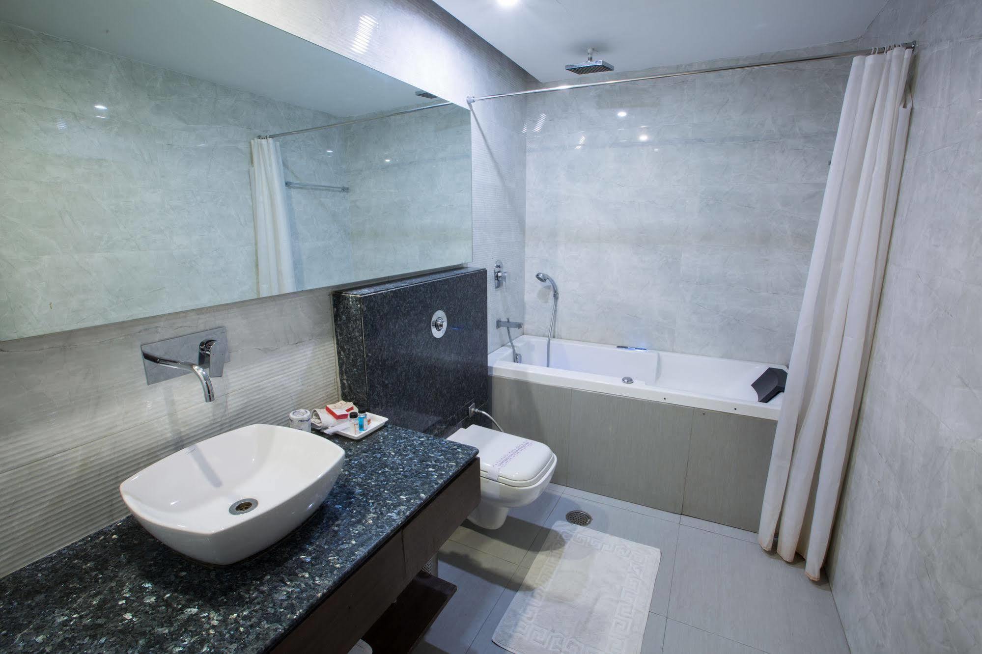 Hotel Narula'S Aurrum Amritsar Luaran gambar